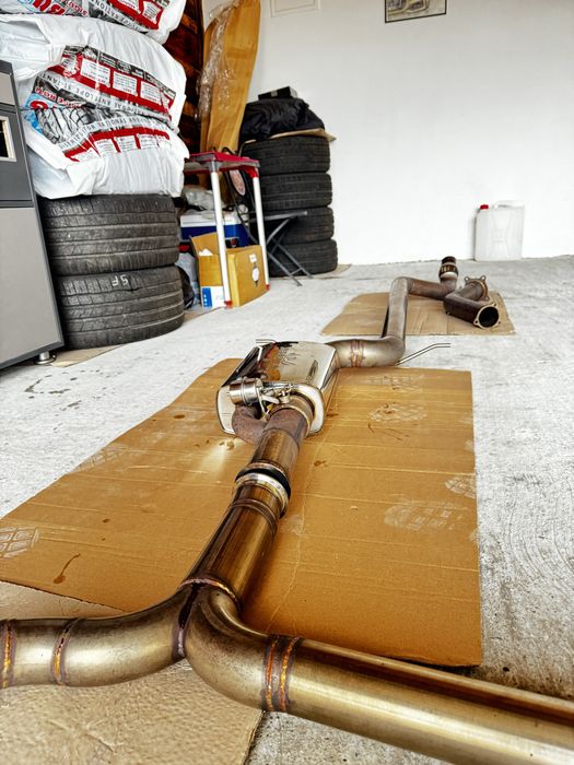 Vând evacuare custom cu clapetă Audi A5