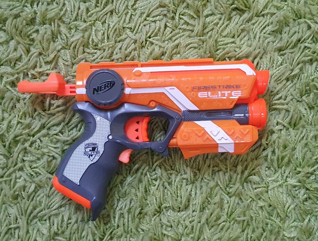 Различни Nerf пистолети