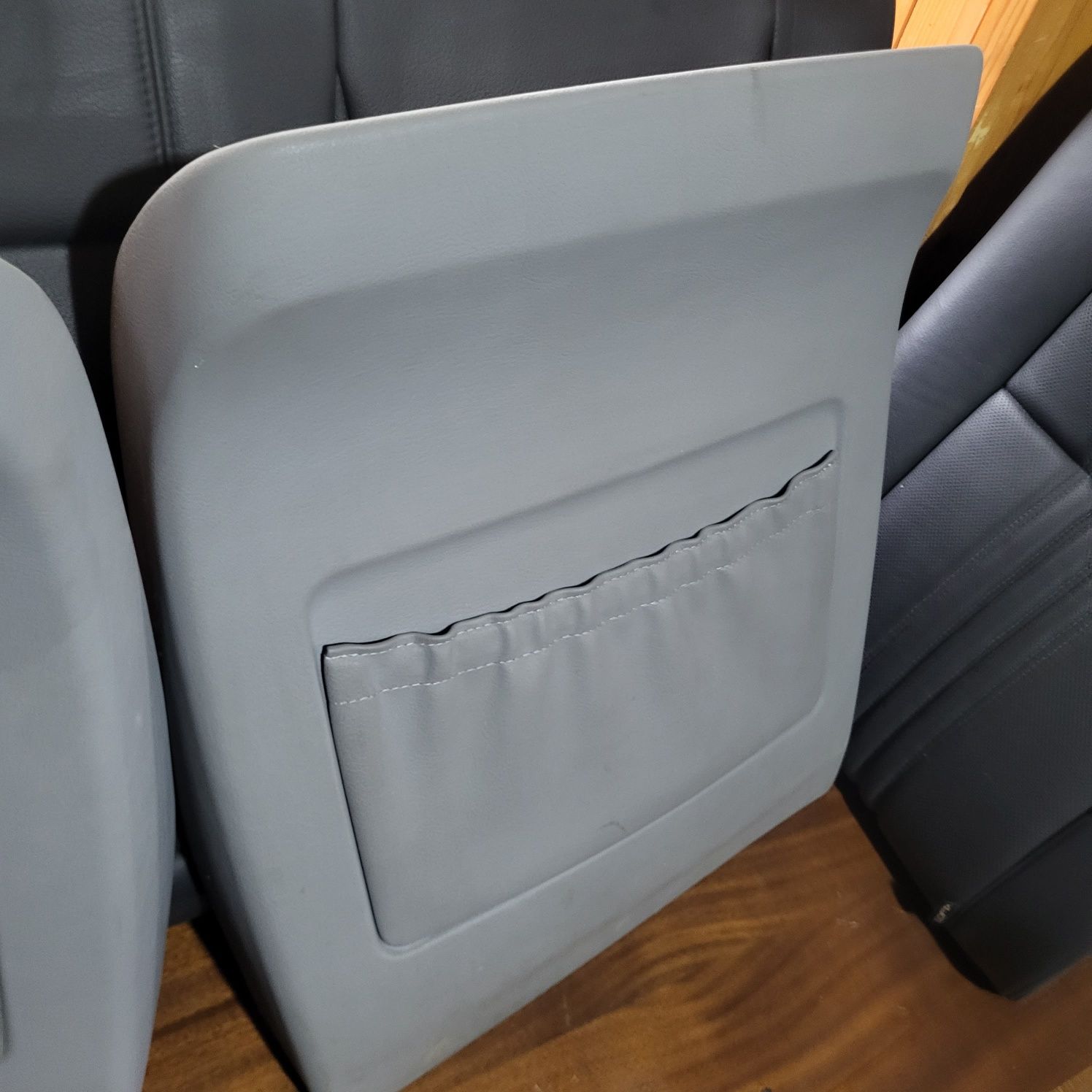Гръб предни седалки за БМВ Е38