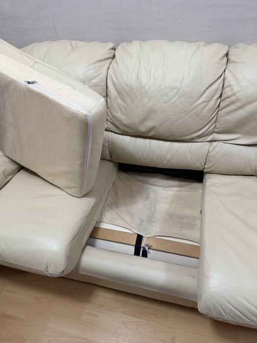 Диван от естествена кожа