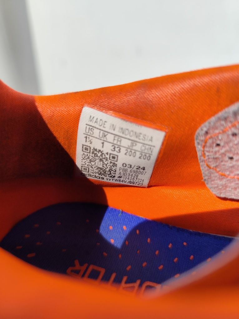 Ghete fotbal copii - Adidas Predator Nr. 33