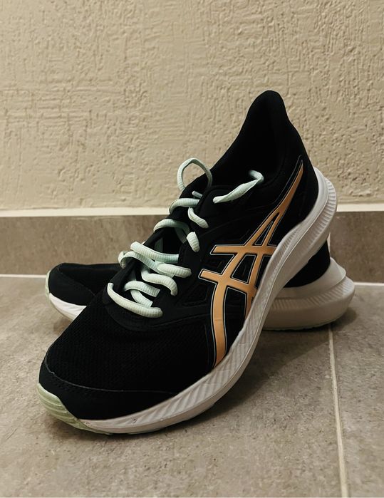 Маратонки Asics дишащи