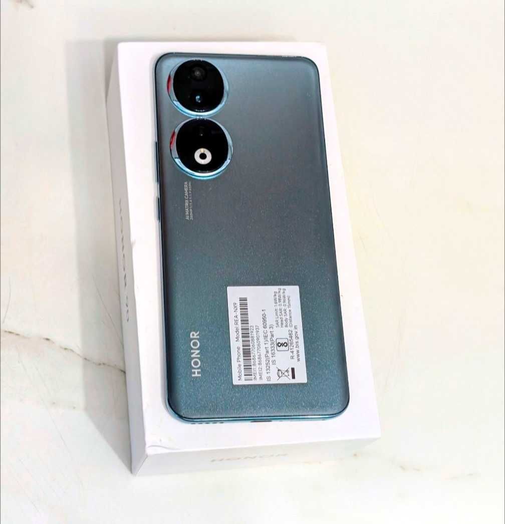 Продается смартфон HONOR 90 в идеальном состоянии