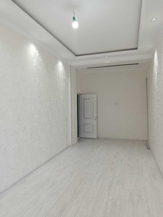 Уй сотилади.16 қаватли уйнинг 2 қаватида