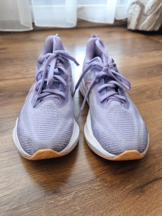 Asics Novablast 3