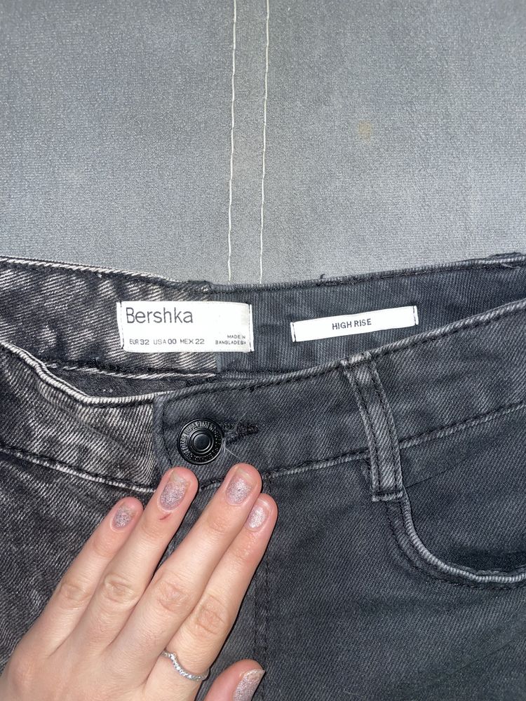 BERSHKA къси панталони