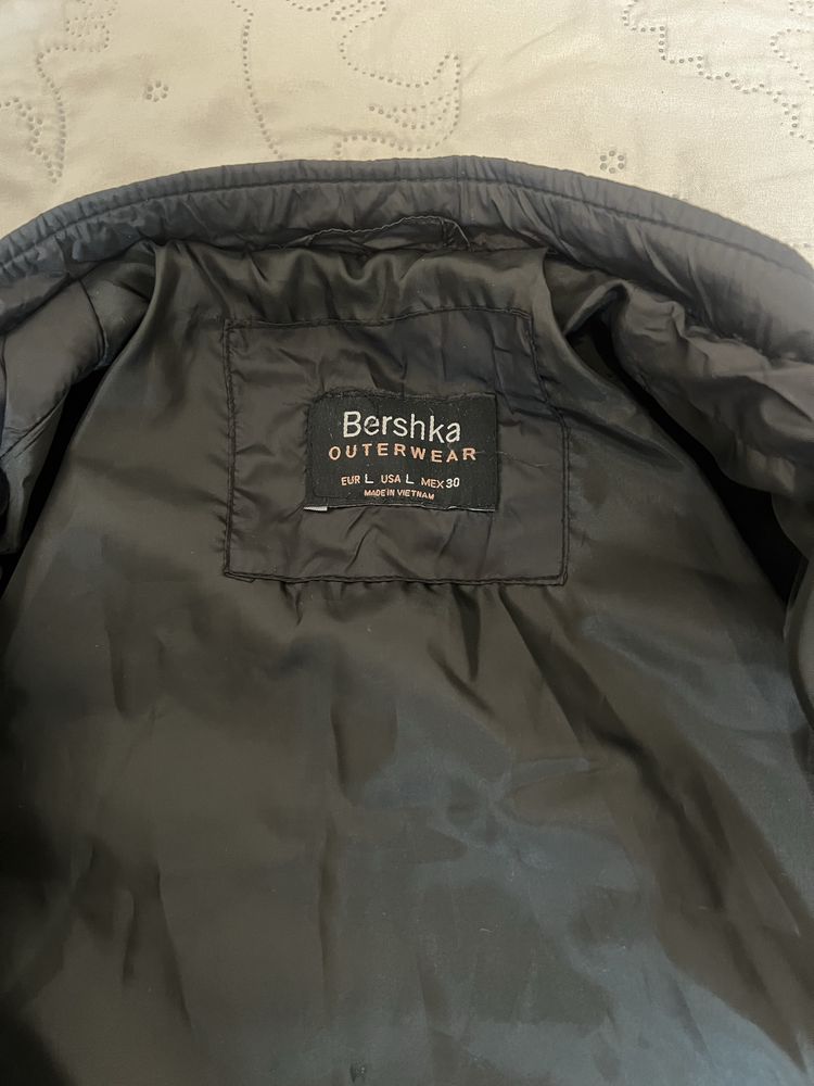 Дамско яке на Bershka