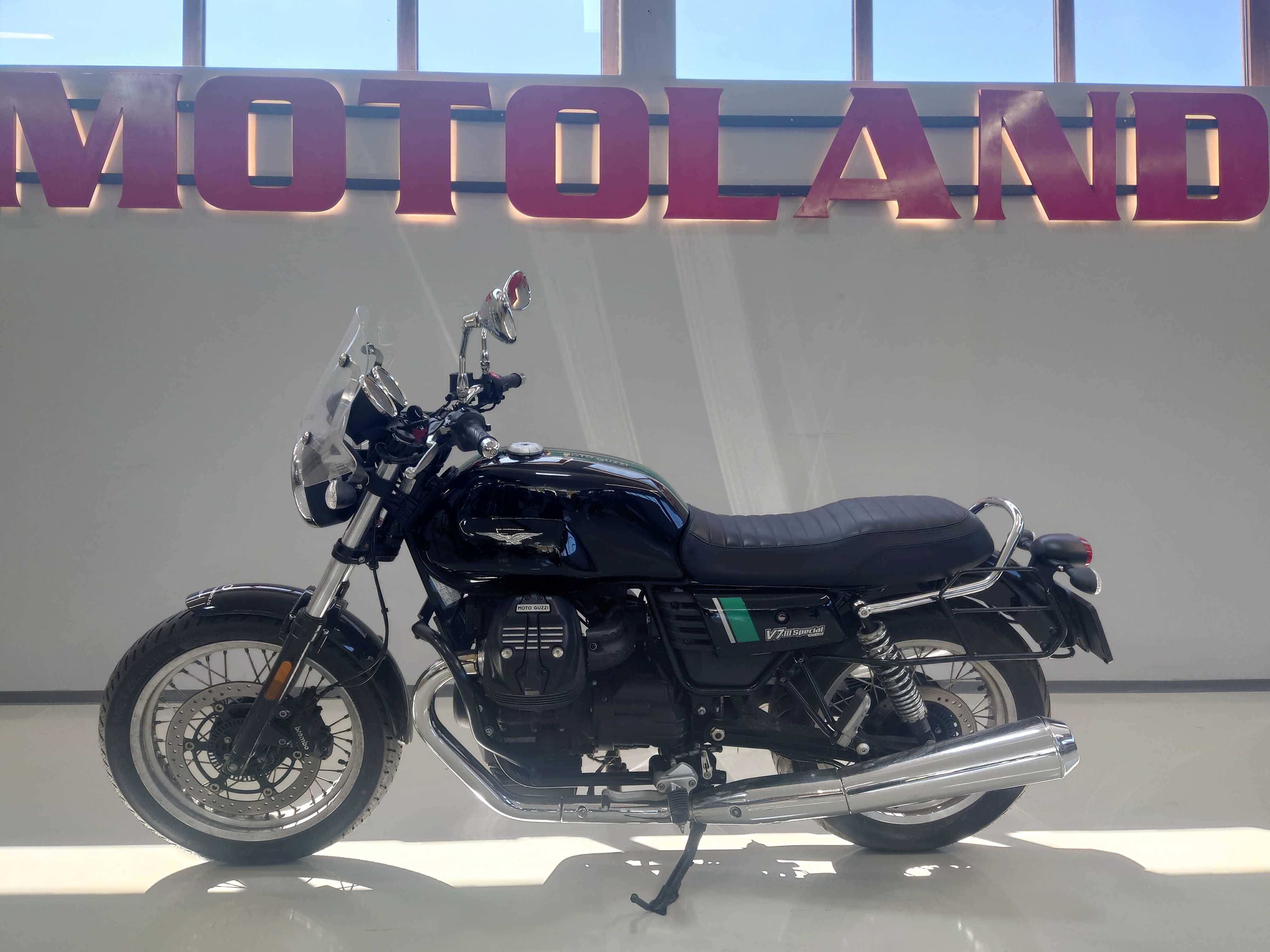 Motocicleta Moto Guzzi V7 2018