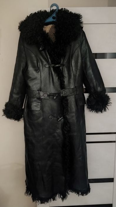 Продаю  натуральную дублёнку  в идеальном состоянии .