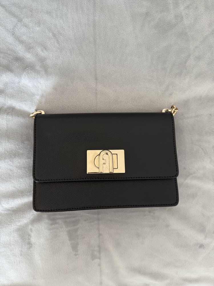 Furla черна чанта