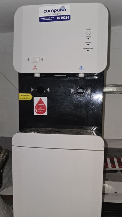 Dozator apa Cumpana+4 bidoane, stare impecabila