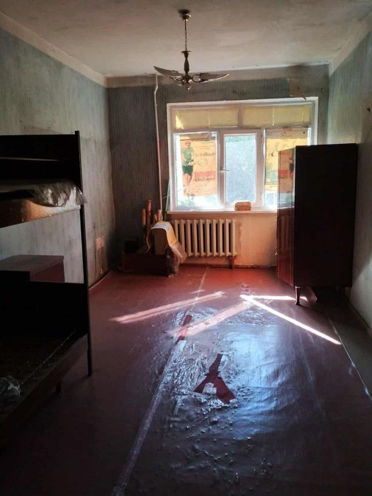 Срочно продаеться 3/3/4 массив Феруза