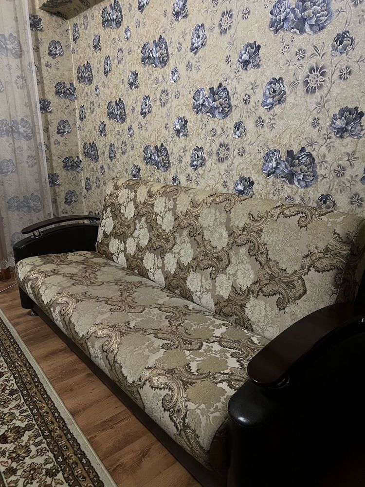 диван и два кресла