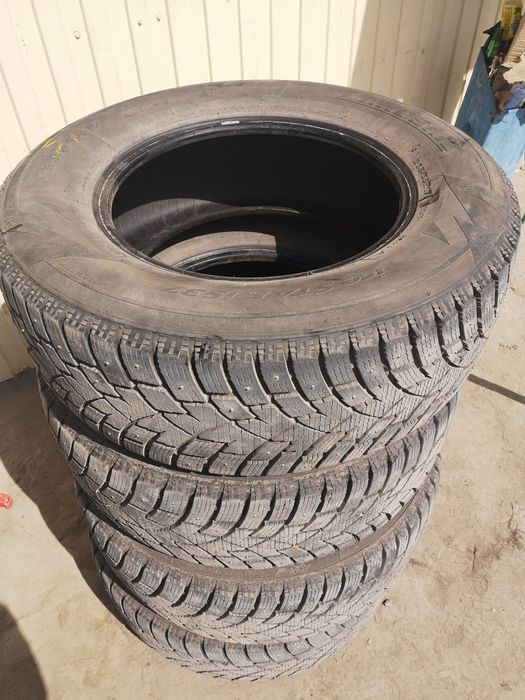 Шины 265/65 R17 отличное состояния