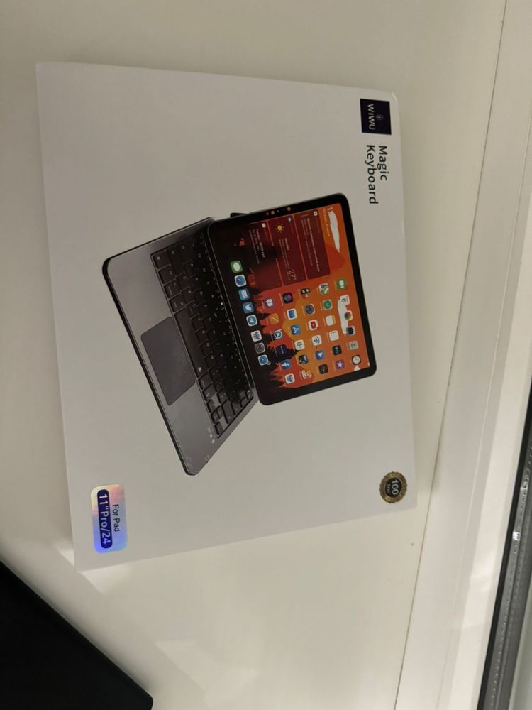 Продается чехол-клавиатура для Ipad люкс качества