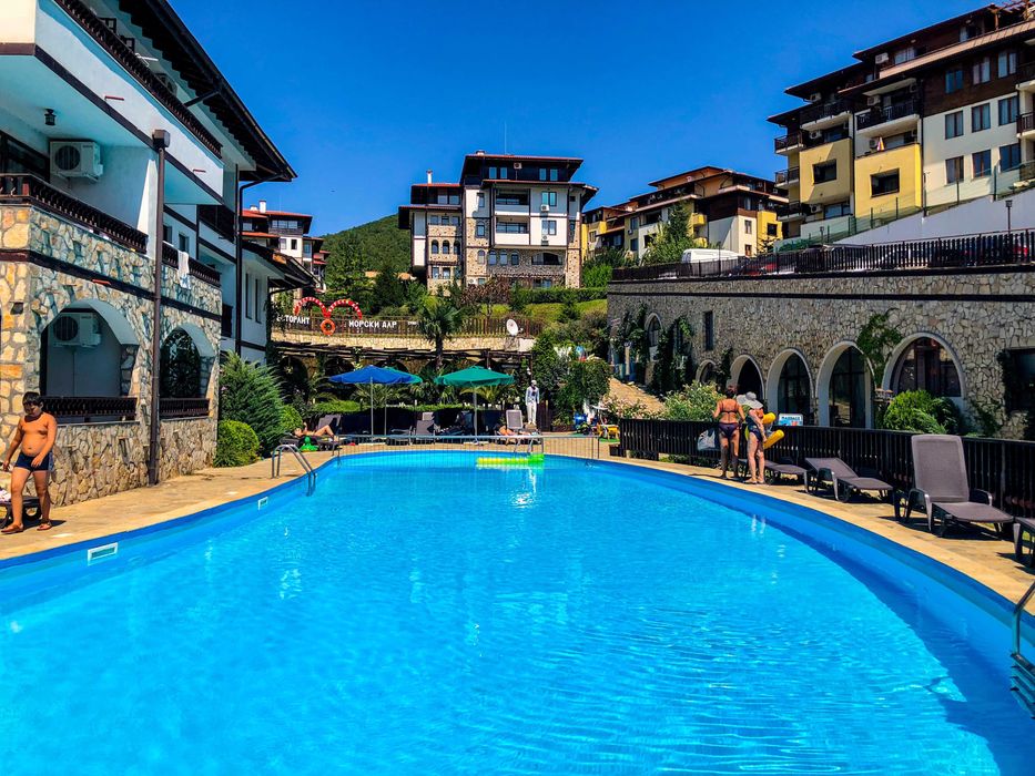 Обзаведен двустаен апартамент с гледка море в комплекс „Етъра 2“