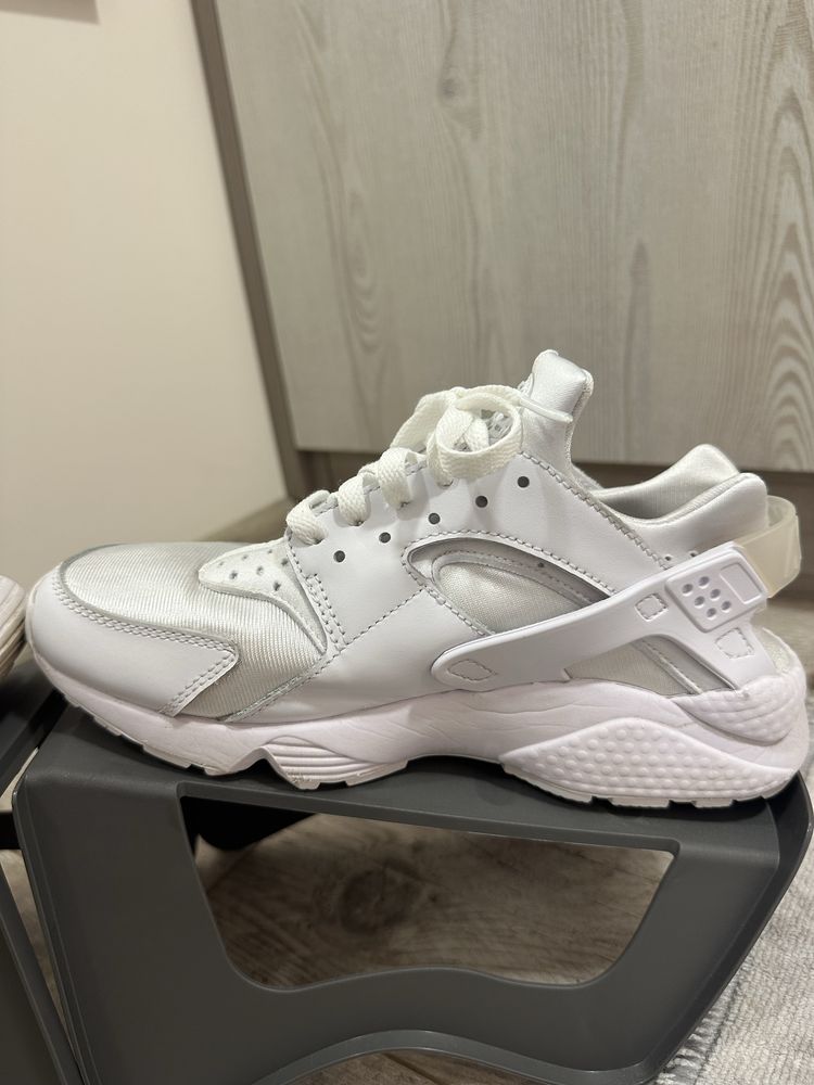 Маратонки huarage