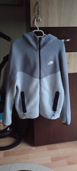 Bluza nike tech baby blue in conditie buna