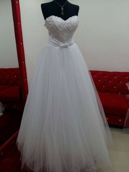 Vând rochii mireasa! NU SE VAND LA BUCATA!!!