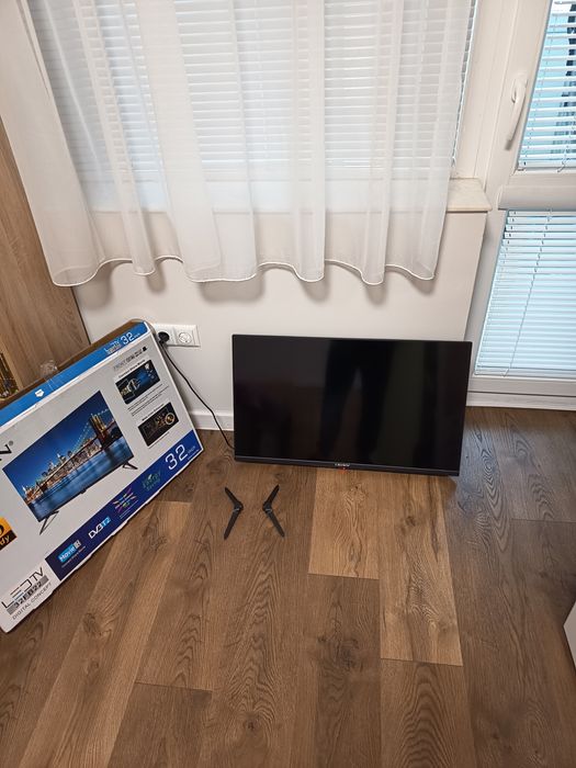 LED Телевизор Crown 32 inch в Гаранция