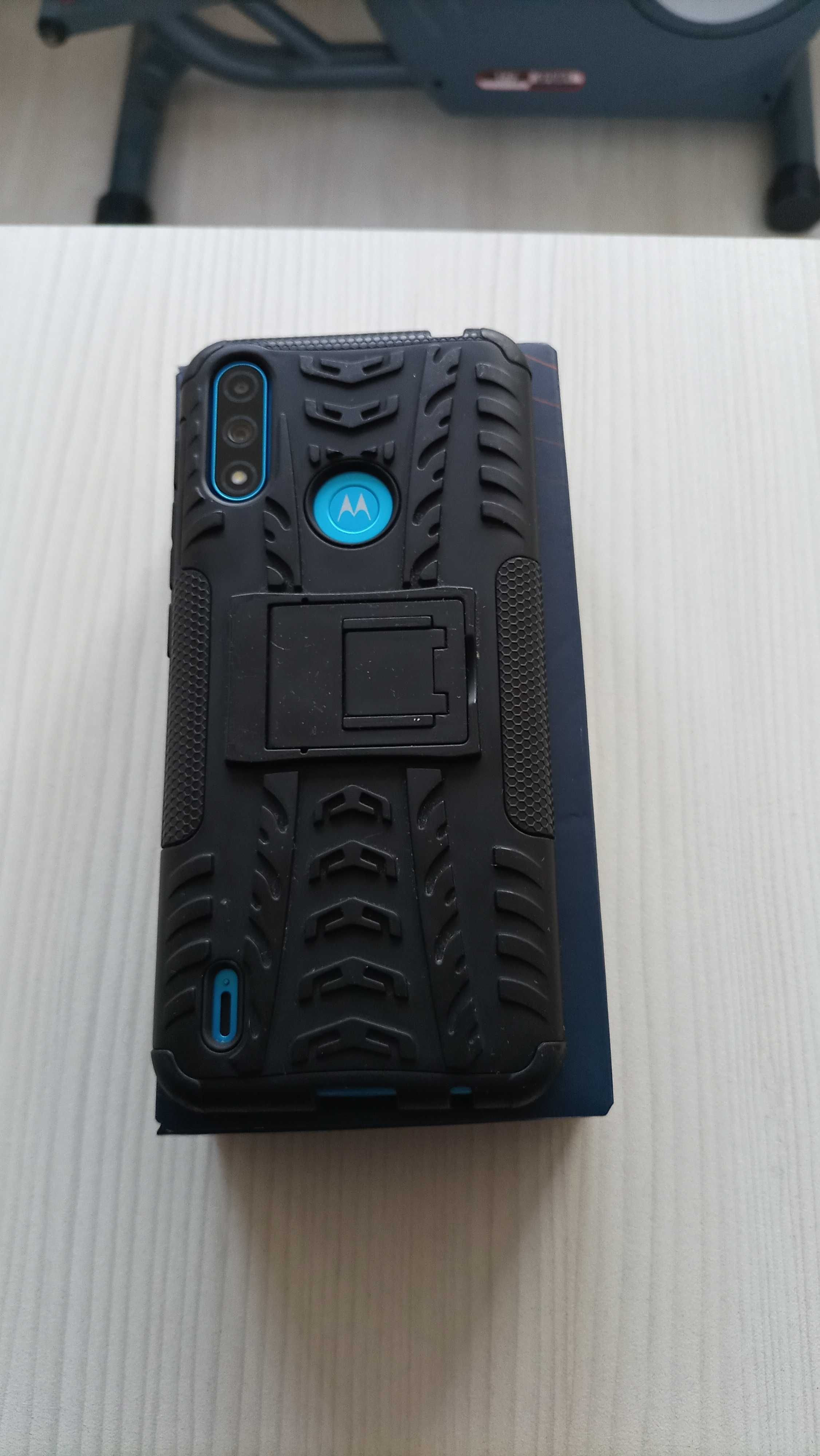 Motorola Moto E7 Power 64GB/4GB RAM blue подарък часовник