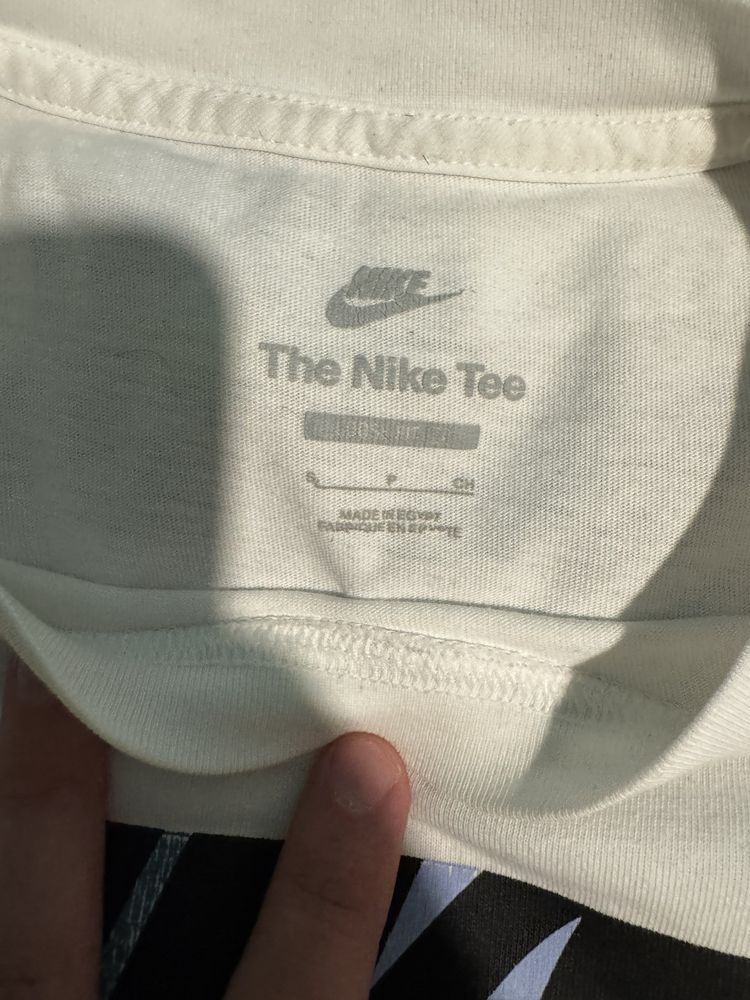 Тениски nike S и M размер