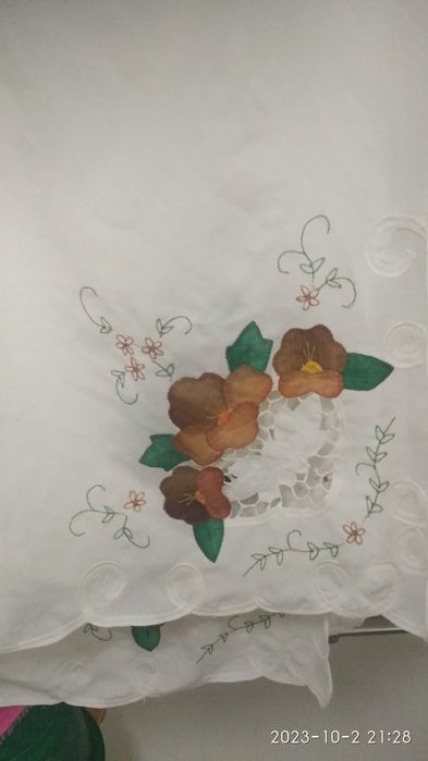 Скатерть, 2000 тенге