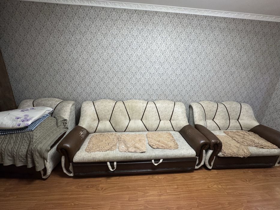 Диван и два кресла