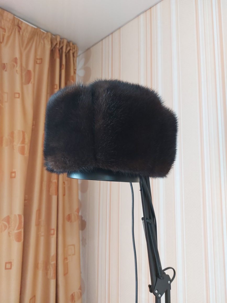 Продам мужскую шапку норковую ушанку