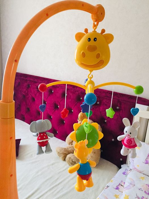 Мобиль жираф на кроватку