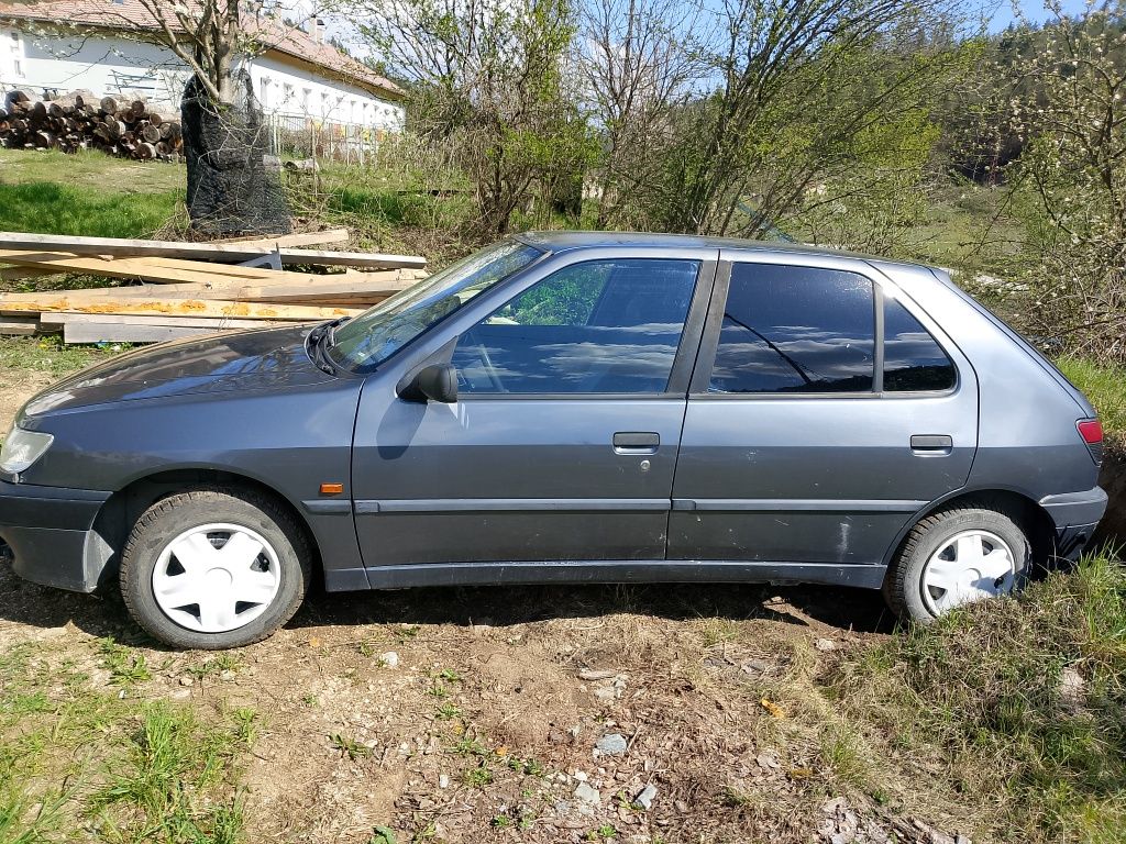 продавам пежо 306
