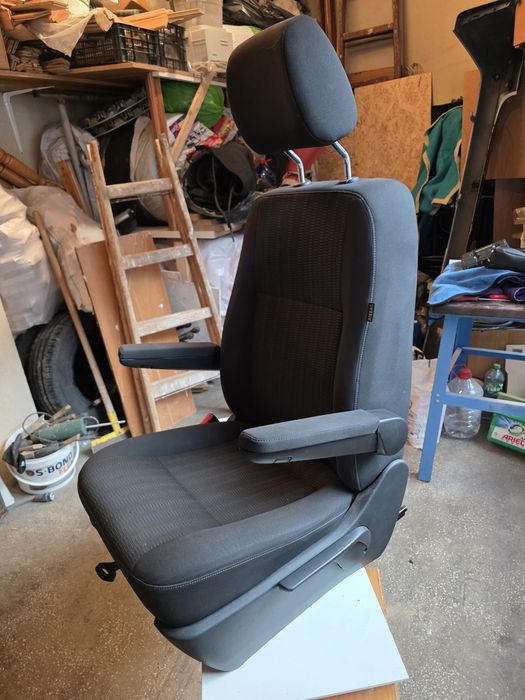 De vânzare   scaun  șofer si pasager ptr vw t 5 -6