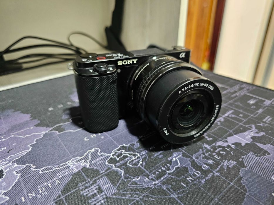 Продаю Sony ZV-E10 с китовым объективом