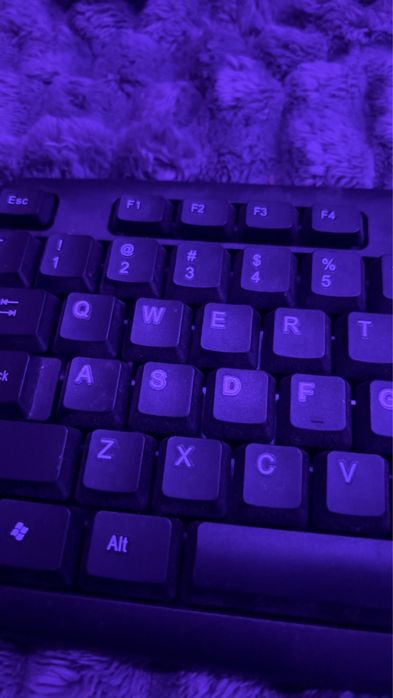 Продавам клавиатура Spacer black