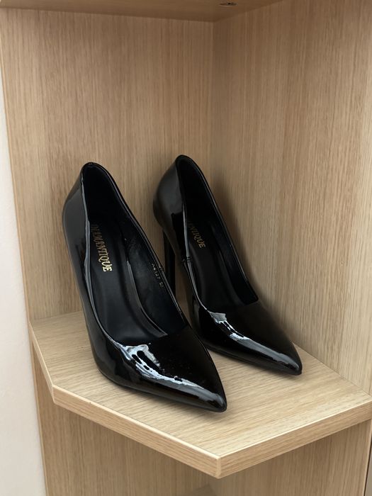 Елегантни обукви на висок ток