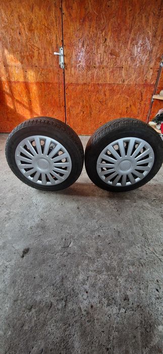 Vand 4 cauciucuri cu genti de tabla