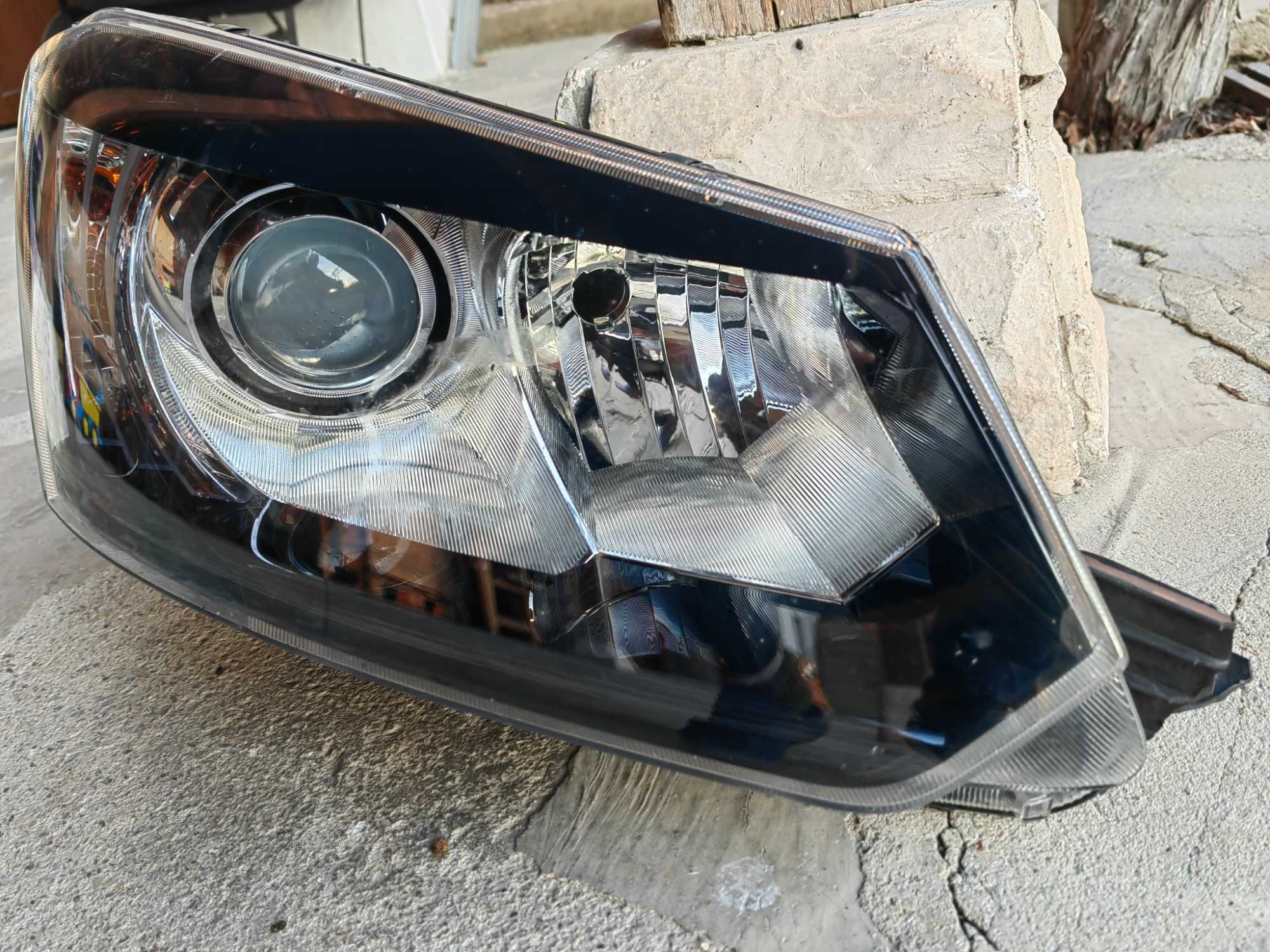 Фар Шкода Иети десен/Фар Skoda Yeti десен LED Bi-Xenon Оригинален