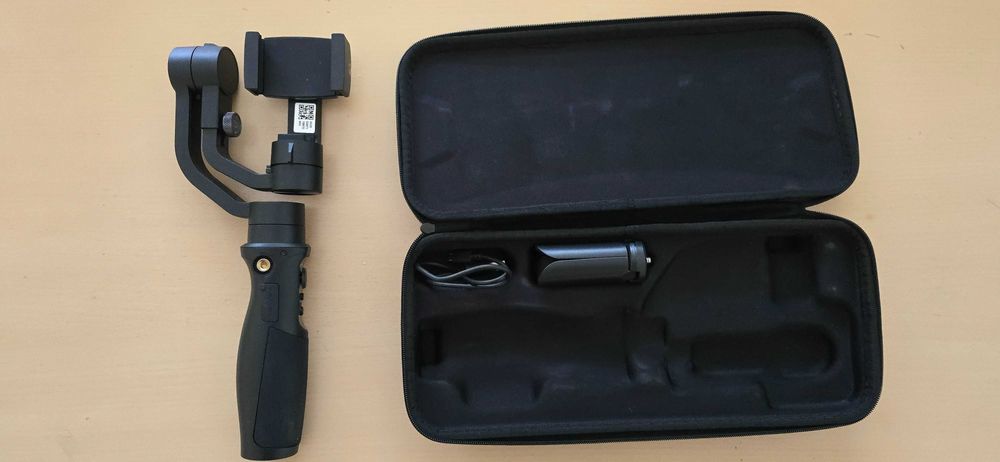 Продавам гимбал/ стабилизатор Hohem iSteady Mobile