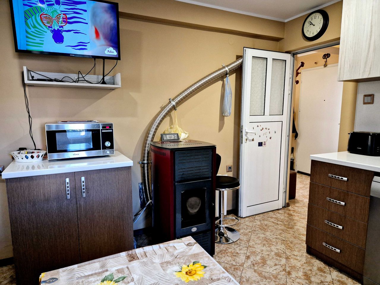 Продава се Тристаен апартамент в Дупница - 70 кв.м за 1130 €/кв.м - Снимка #5