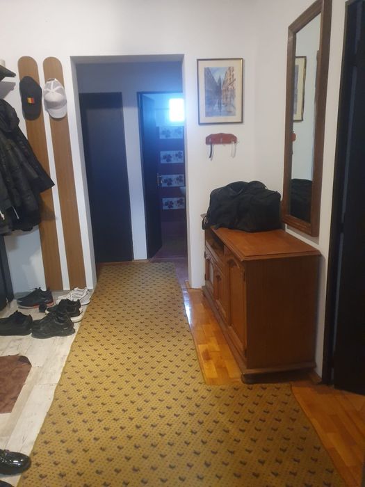 Inchiriez apartament cu 4 camere central