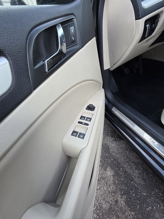 Skoda Superb 2.0 TDI 177 CP 4x4 – FULL OPTIONS – Piele crem