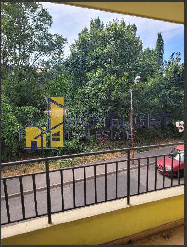 Двустаен апартамент в кв. Редута