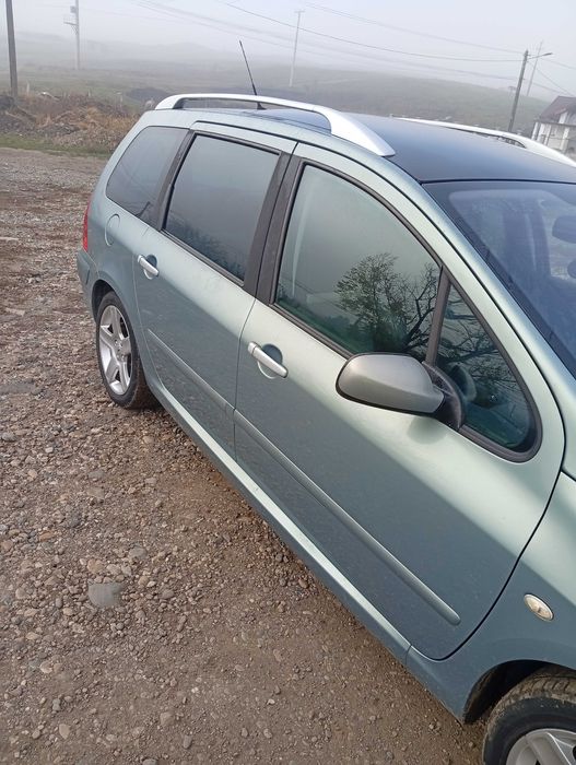 Vind pejo 307 din 2006 nu so scos Nr roșu