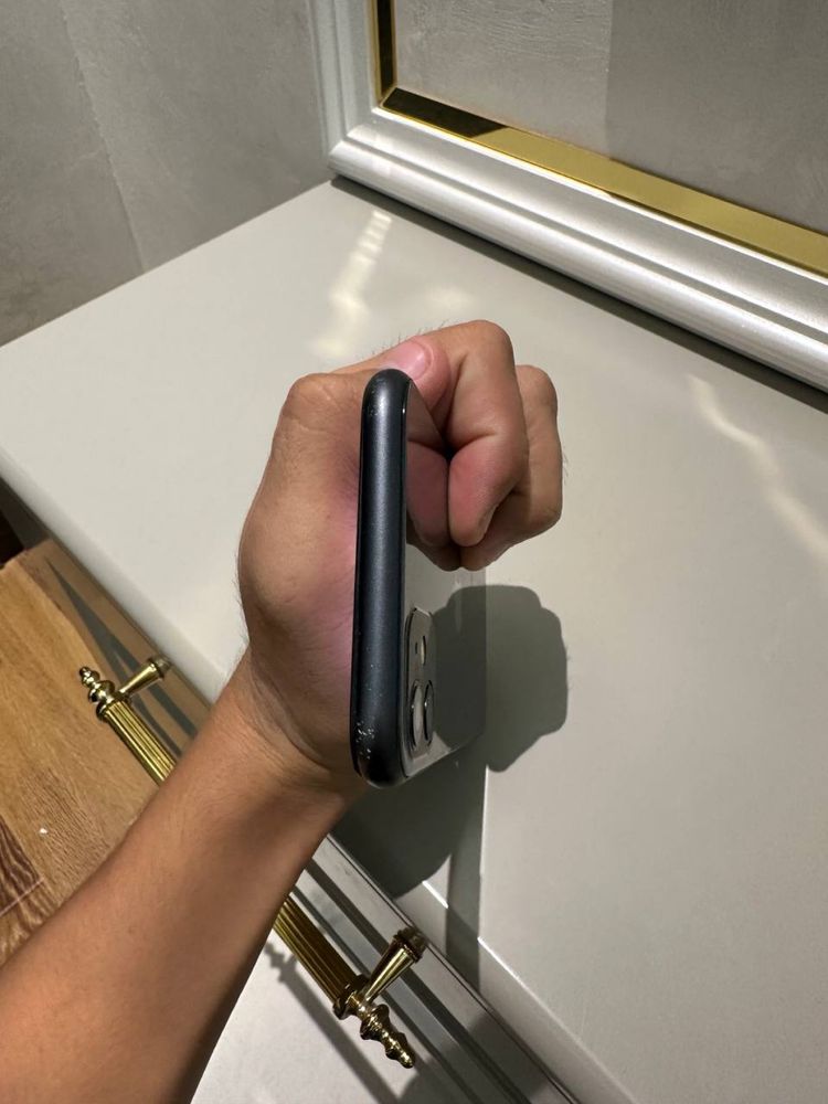 iPhone 11 bez feys sotladi