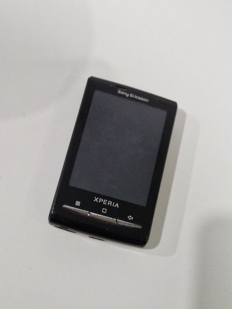 Telefon  Sony Xperia mic cât o bricheta