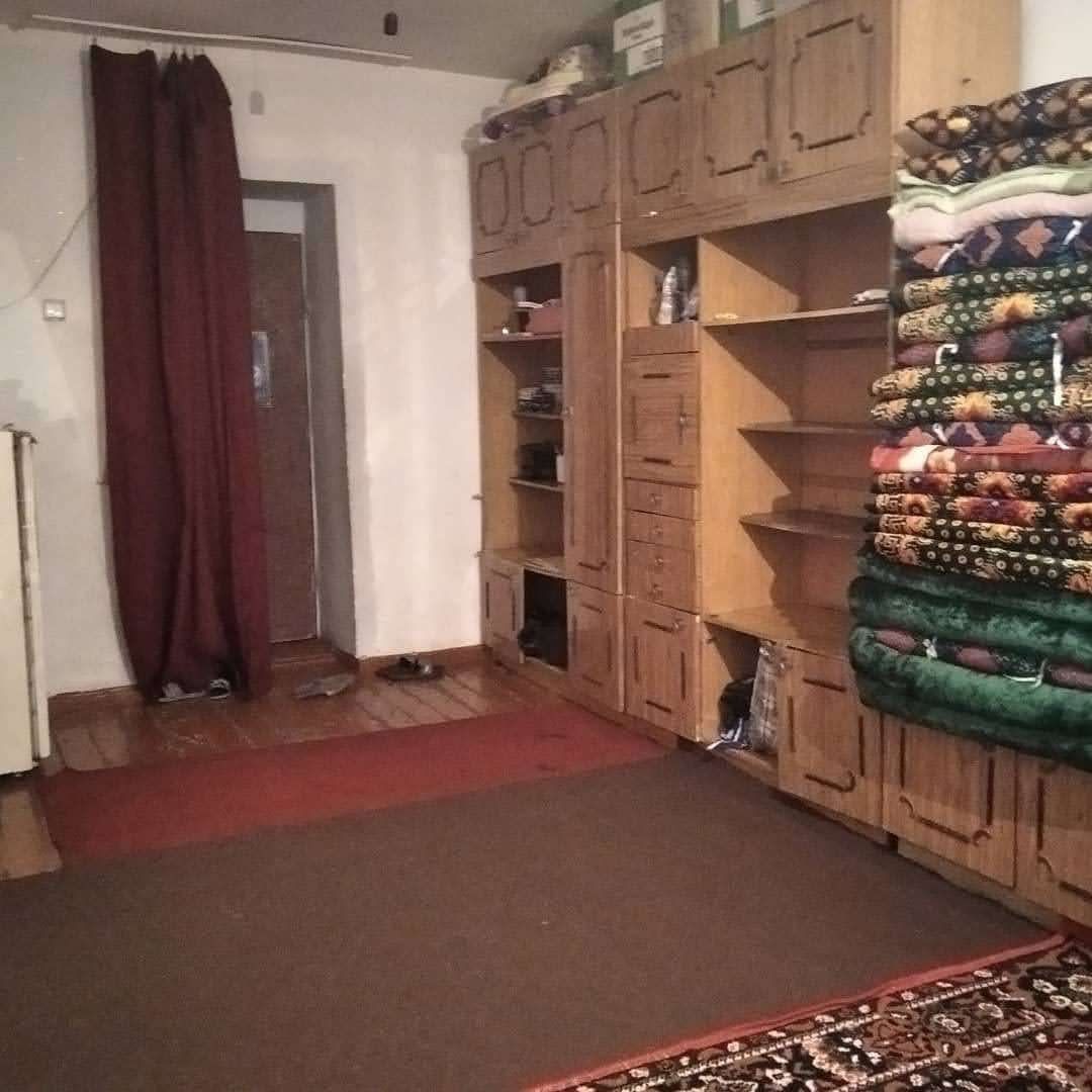 Уй сотилади 1 хона общежитие