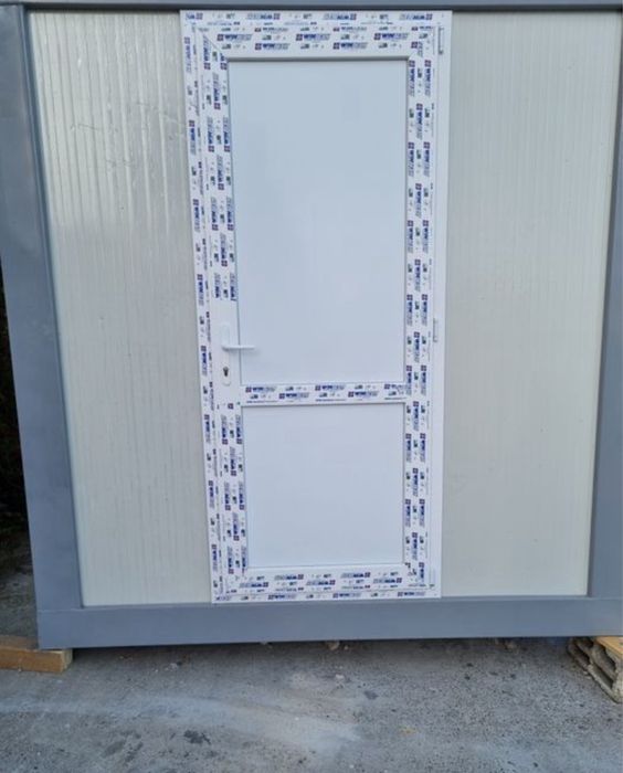 Vand containere modulare in toata tara