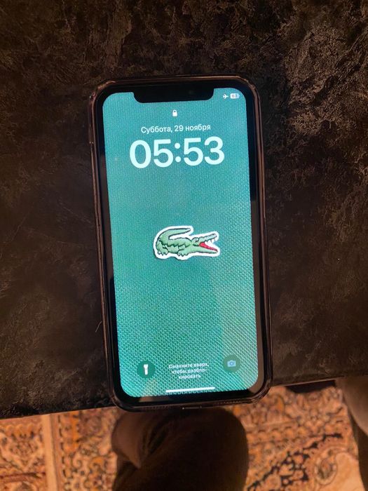 Прдам Айфон XR.