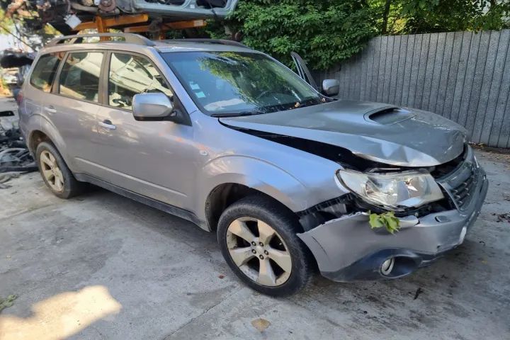 Dezmembrez Subaru Forester, SH an 2010 motor 2.0D 147cp cod motor EE20Z dezmembrari piese