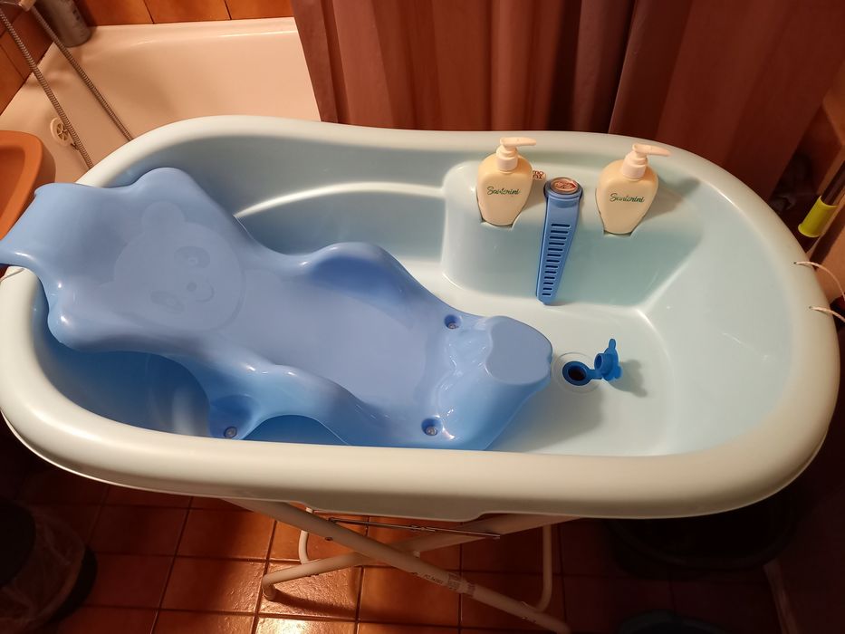 Вана за къпане на новородено Мони